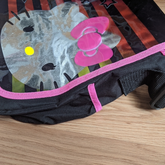 Hello Kitty Messenger Bag - Picture 3 of 8